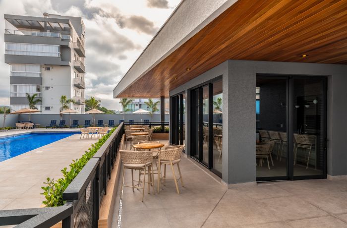 Quiosques e piscina externa